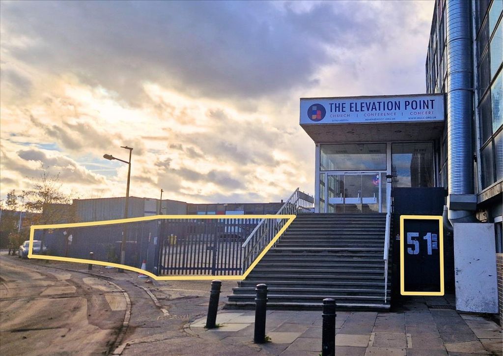 Property photo 2 of 19