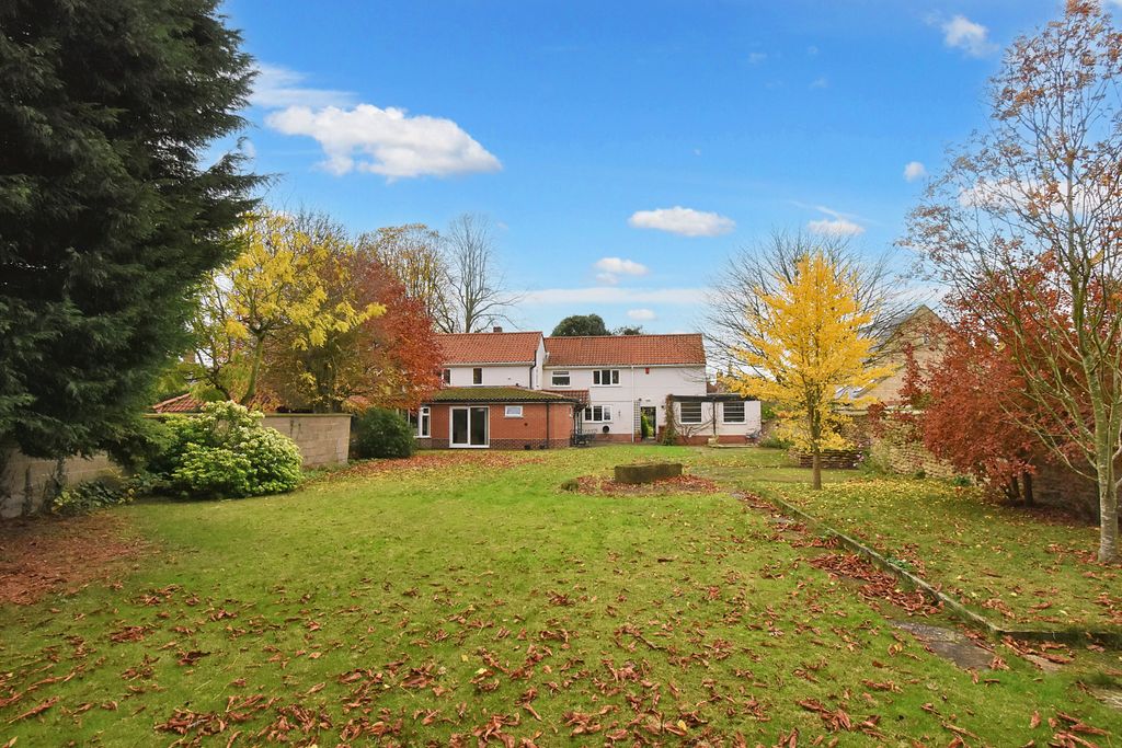 Property photo 3 of 13