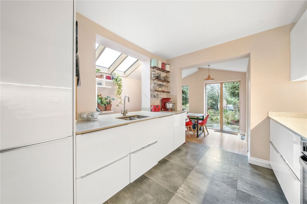 Property photo 1 of 19 Picture No. 10