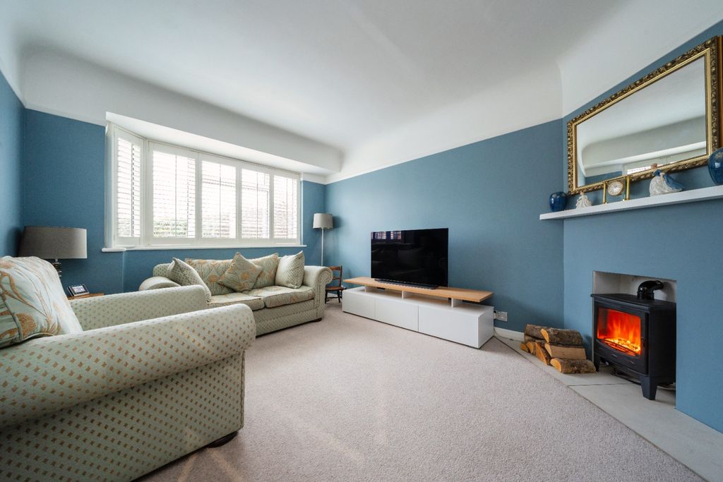 Property photo 3 of 26 315353