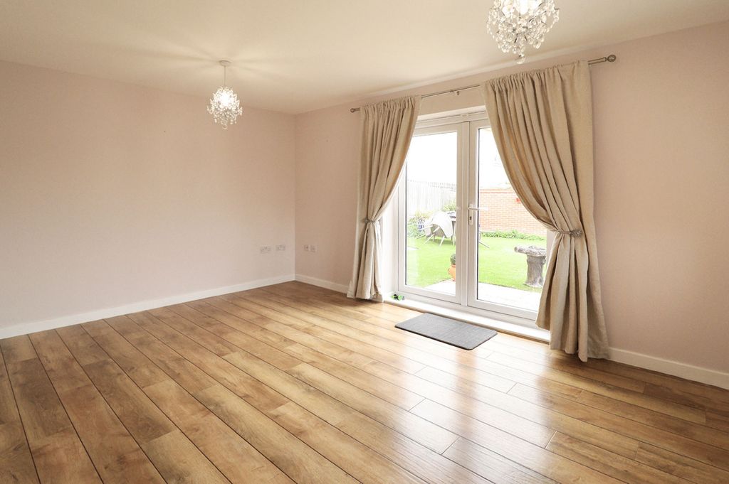 Property photo 3 of 22 Picture No. 24