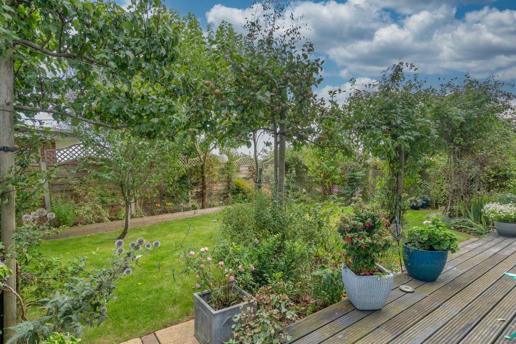 Property photo 3 of 28