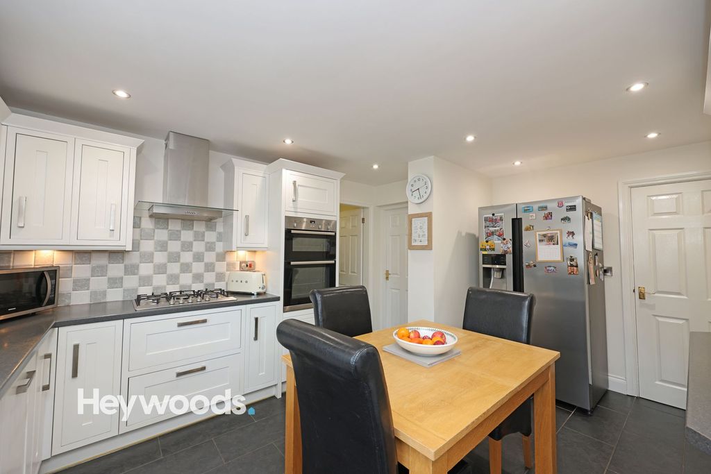 Property photo 3 of 40