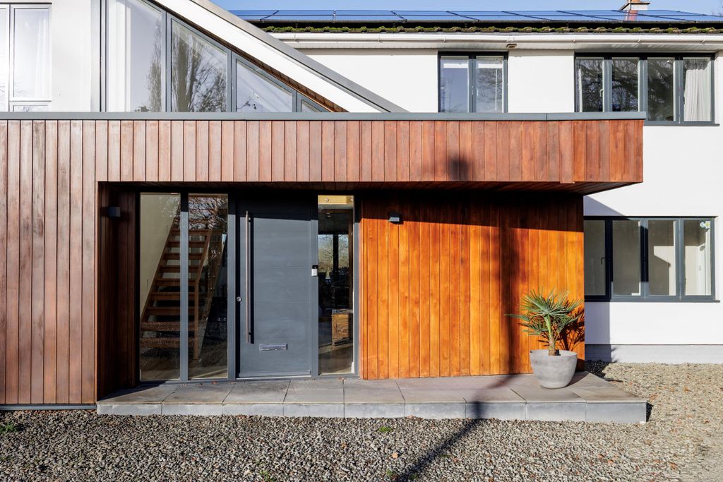 Property photo 3 of 24 Image