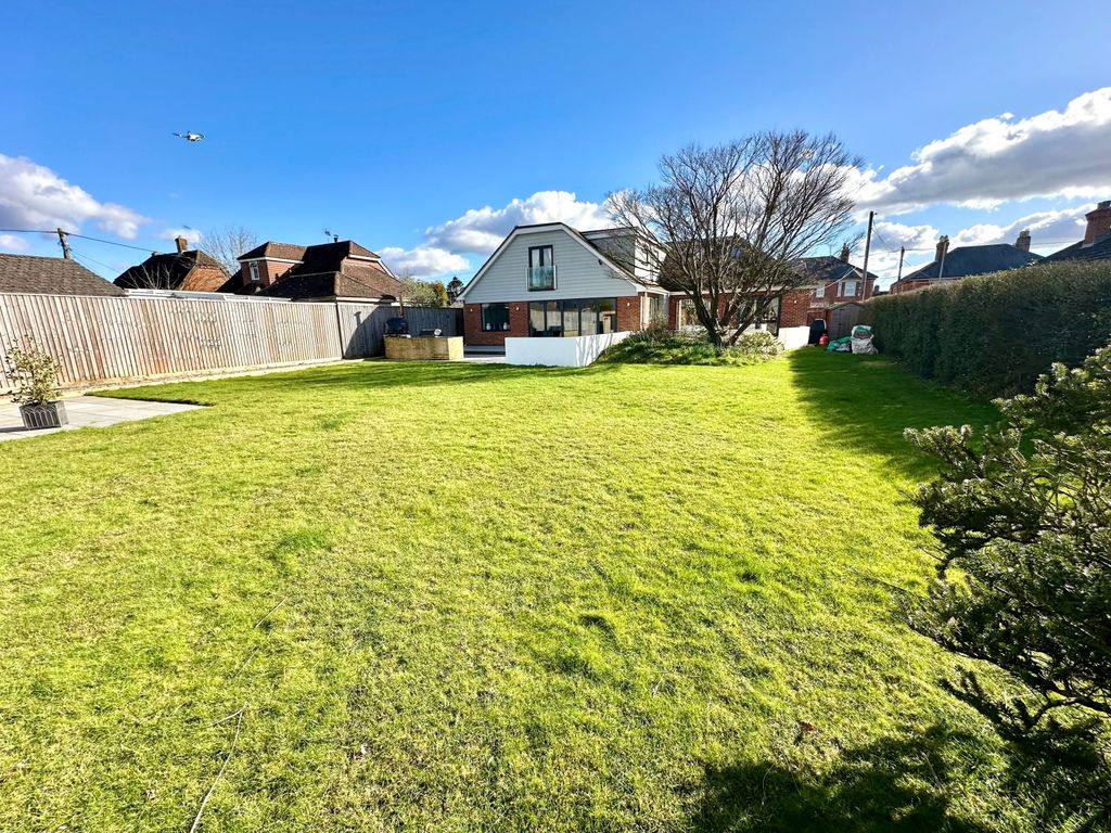 Property photo 3 of 25 6