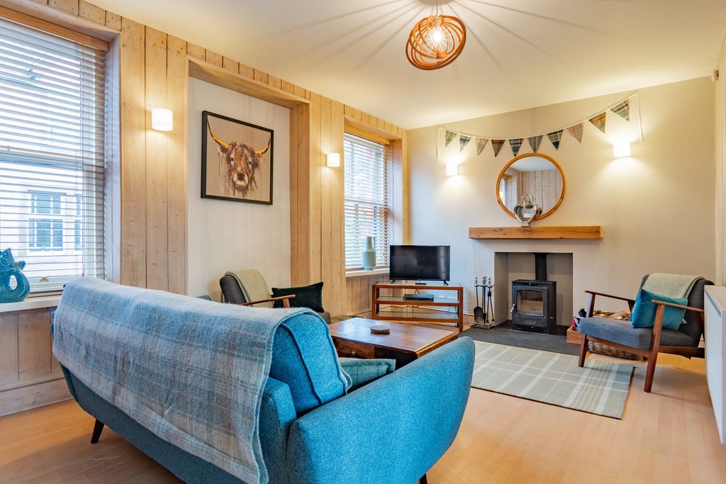 Property photo 2 of 41