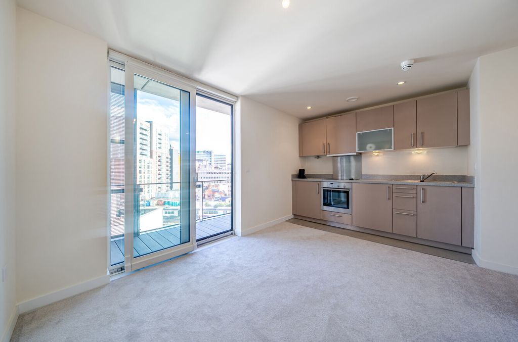 Property photo 3 of 18 1525515-4-1A10c75...