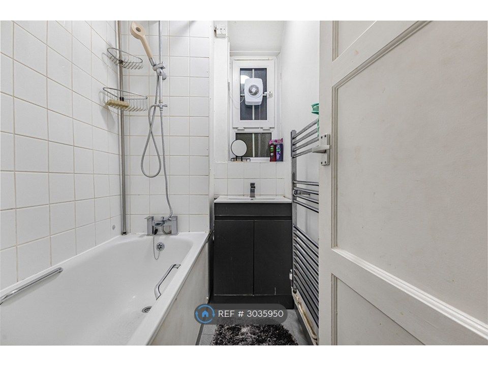 Property photo 3 of 8 Bathroom