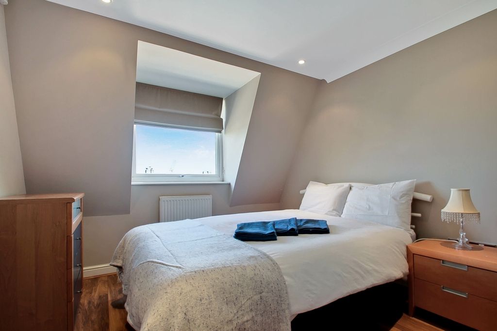 Property photo 3 of 11 Bedroom 1