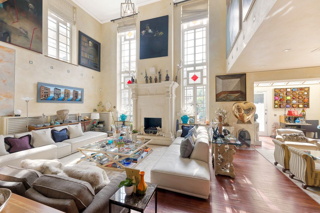 Property photo 2 of 10