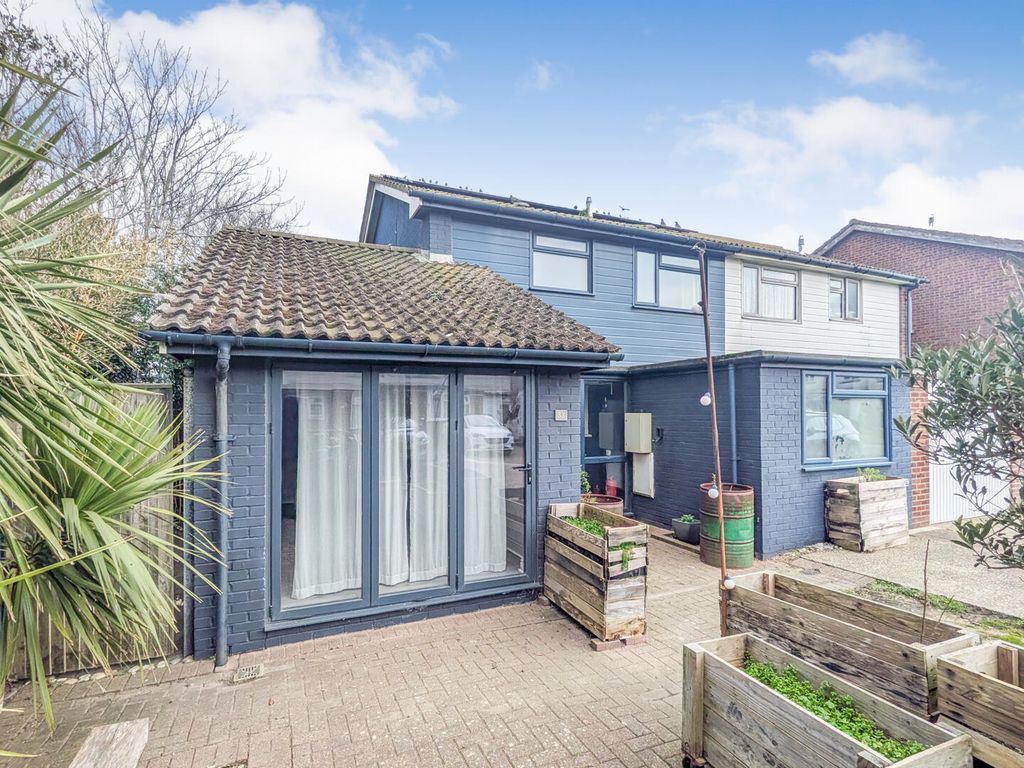 Property photo 1 of 13 Front (Exterior)