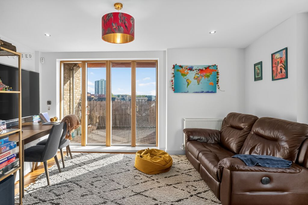 Property photo 3 of 20 Open Plan Living