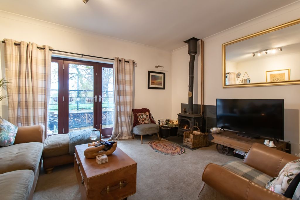 Property photo 1 of 13 Image 2