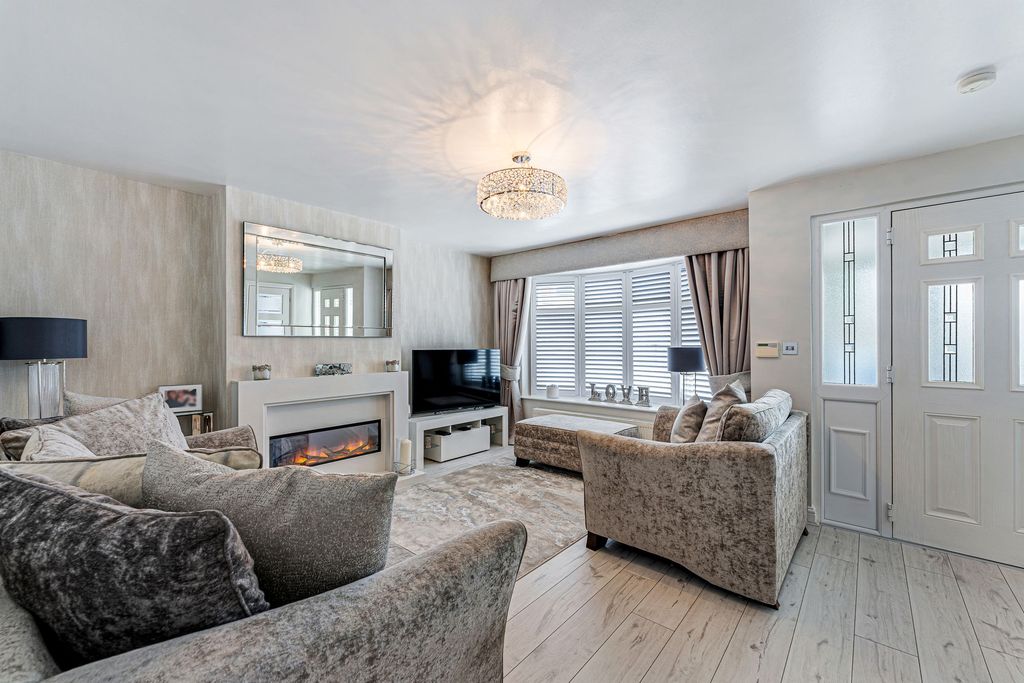 Property photo 3 of 25