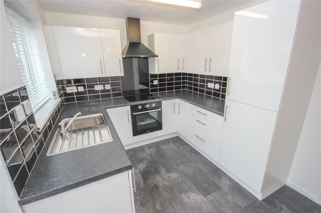Property photo 3 of 12 Picture No. 27