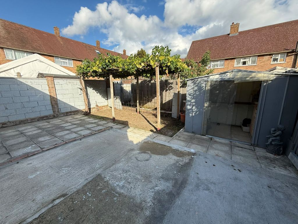 Property photo 2 of 9