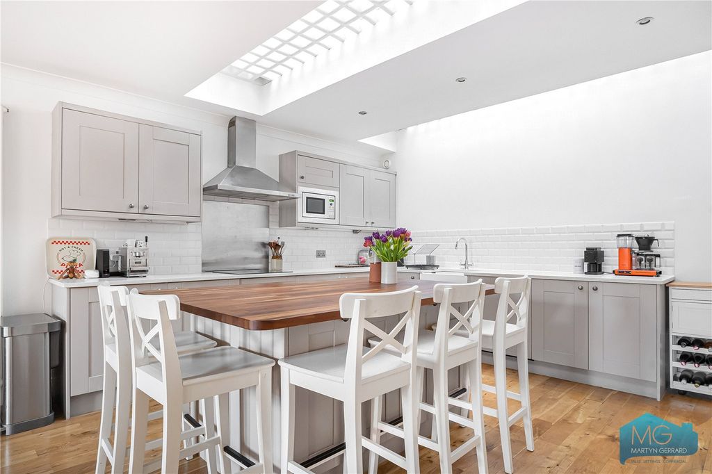 Property photo 2 of 23 Picture No. 20