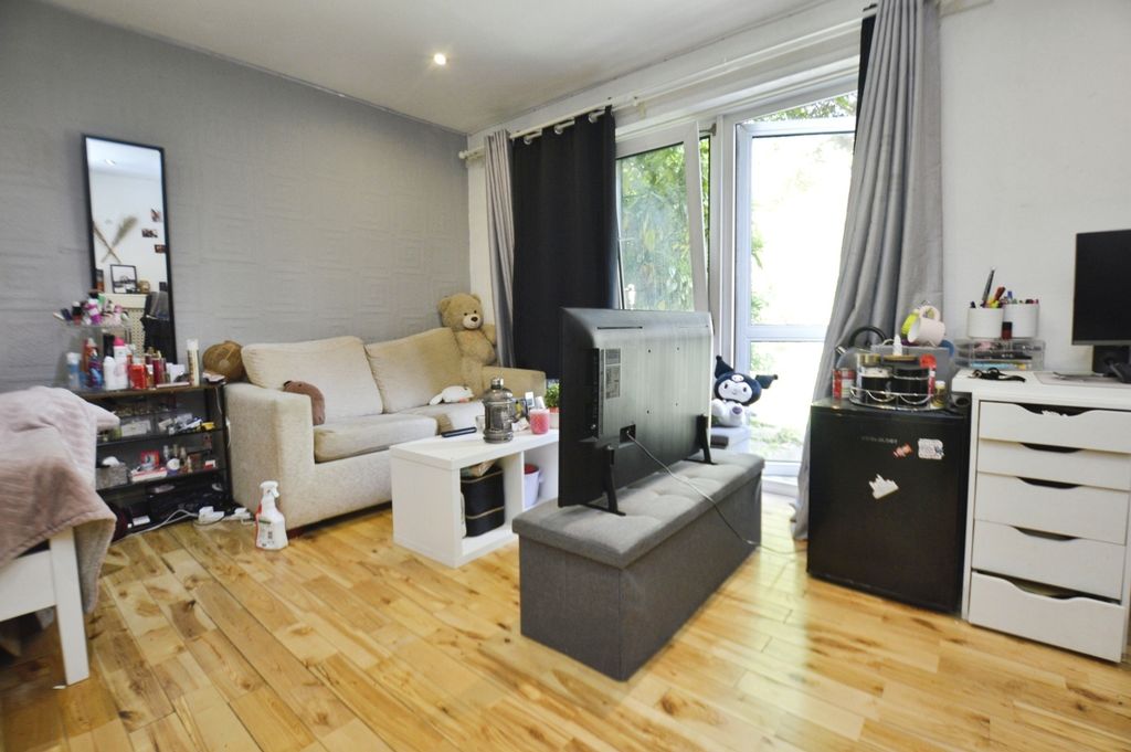 Property photo 3 of 10 Pbox-Img.Jpg