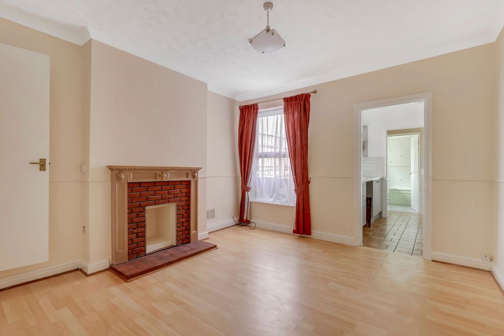 Property photo 3 of 13
