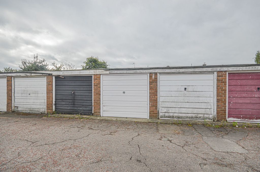 Property photo 1 of 5