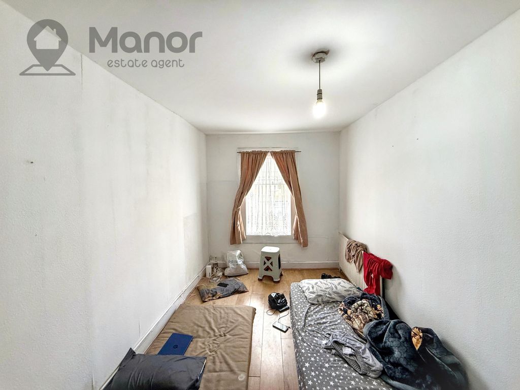 Property photo 2 of 13 Living Room