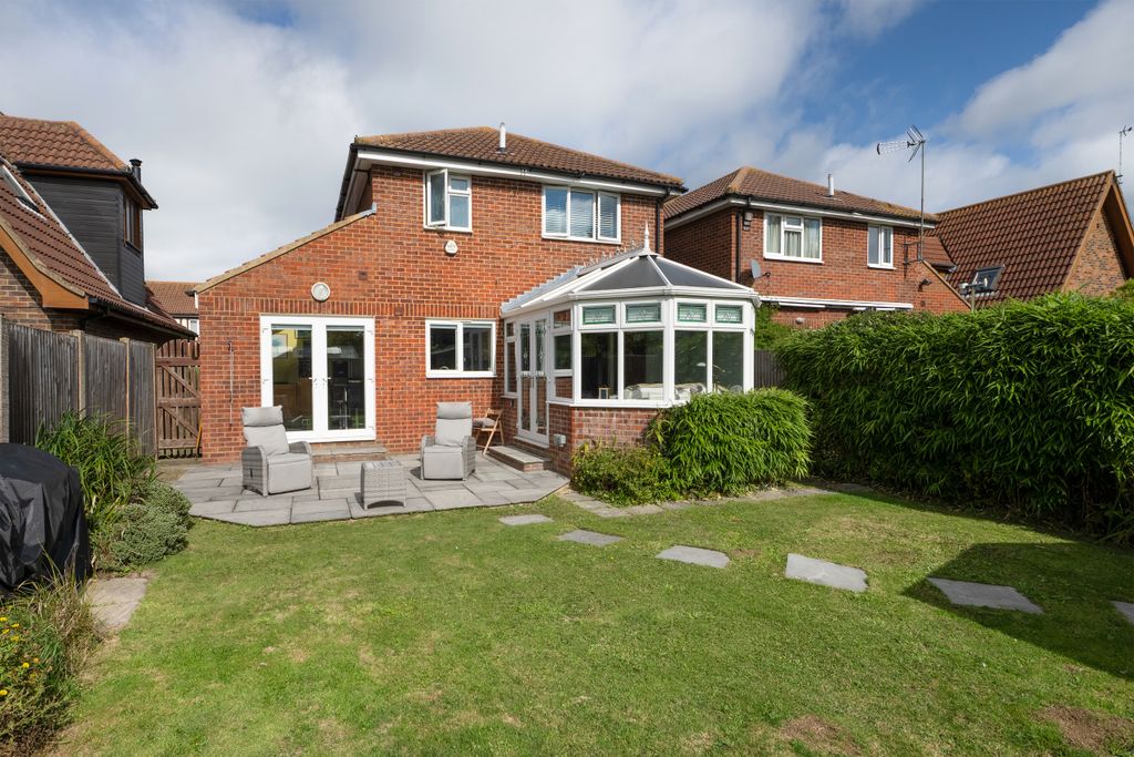 Property photo 2 of 20 Garden