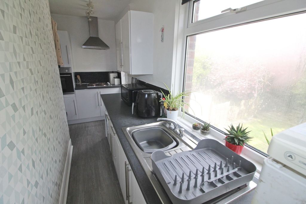 Property photo 3 of 13 Kitchen