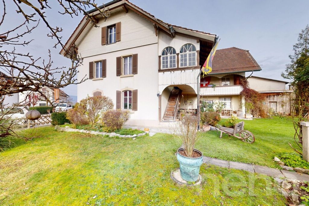 Property photo 2 of 12