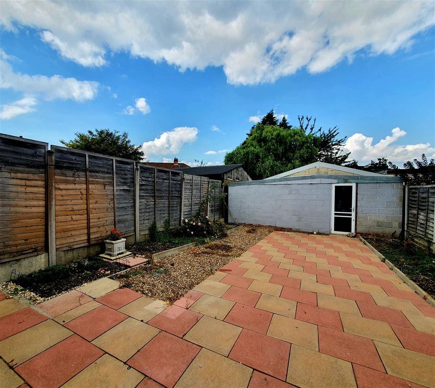 Property photo 1 of 16 Garden