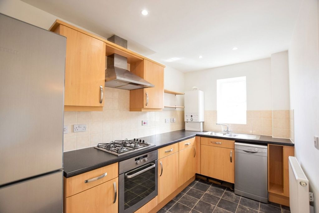 Property photo 2 of 8 Kitchen