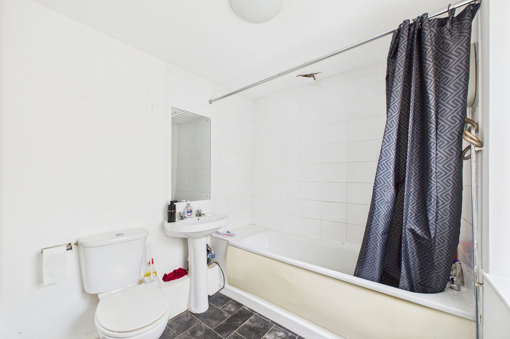 Property photo 2 of 4