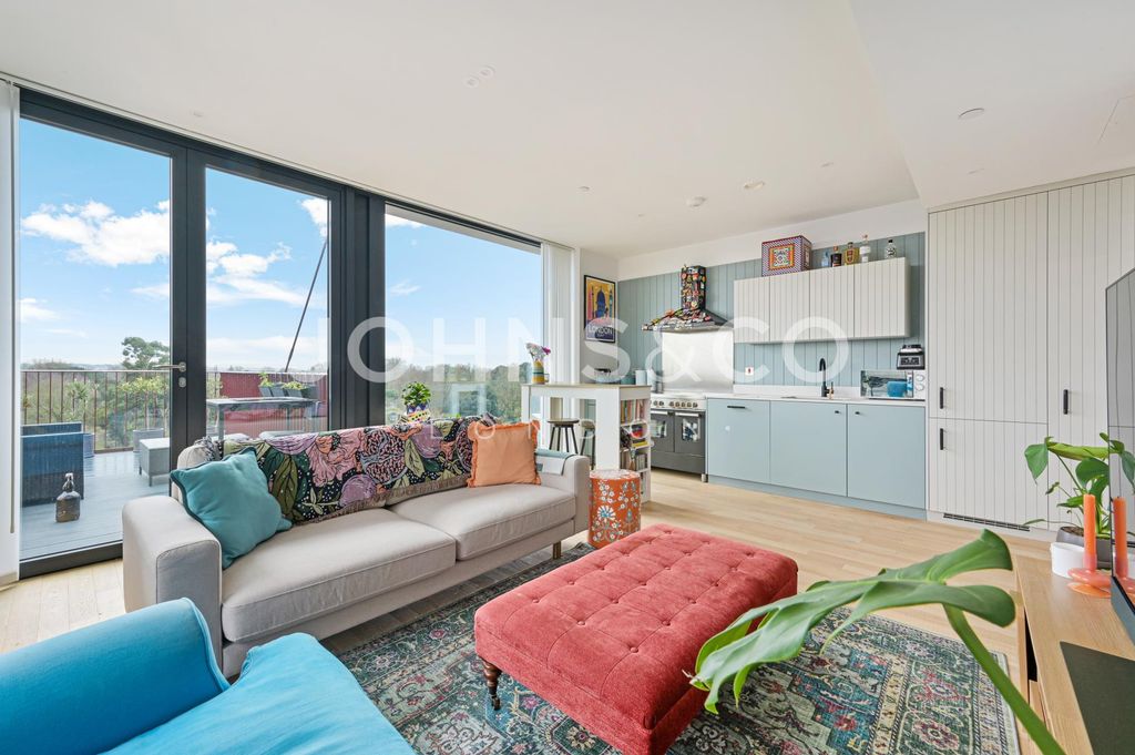 Property photo 1 of 24