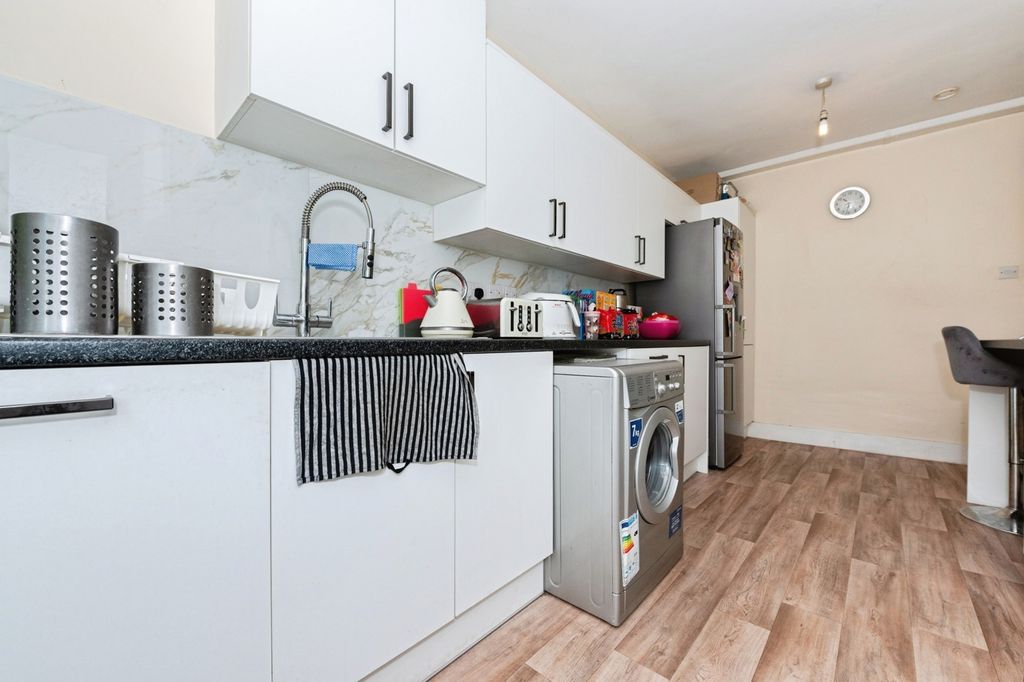 Property photo 2 of 20 Pbox-Img.Jpg
