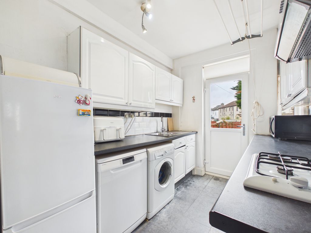 Property photo 3 of 34 Cam05526G0-Pr0112-Still001