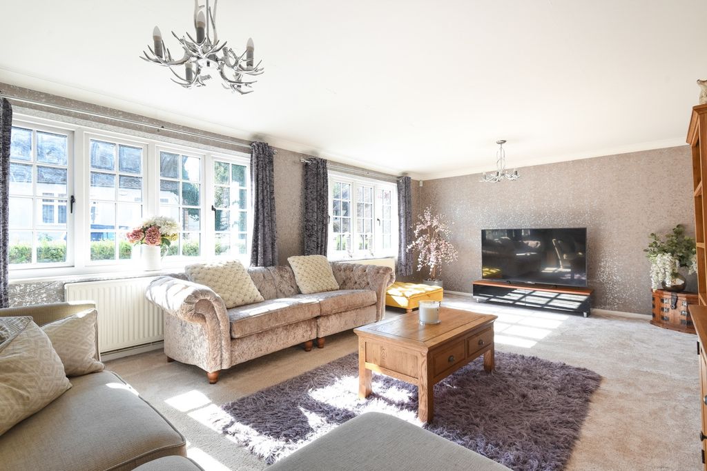 Property photo 3 of 30 48101312