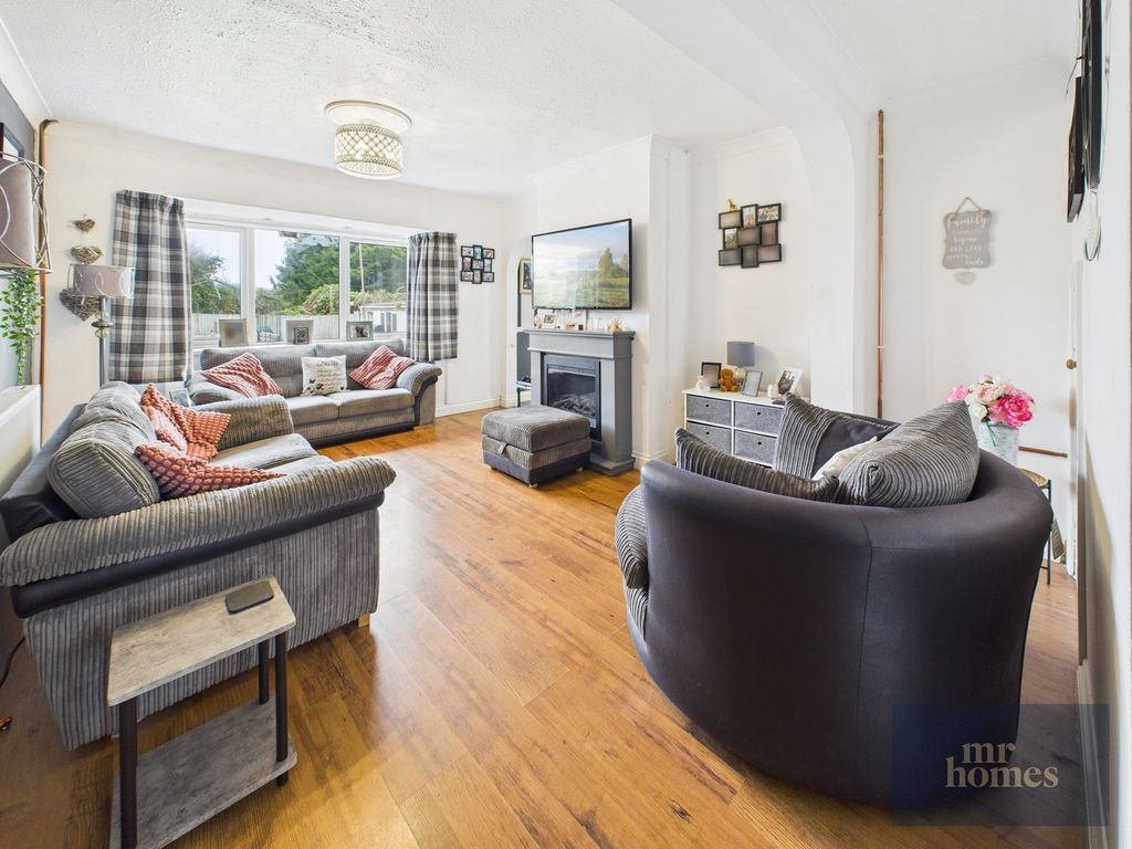 Property photo 2 of 37