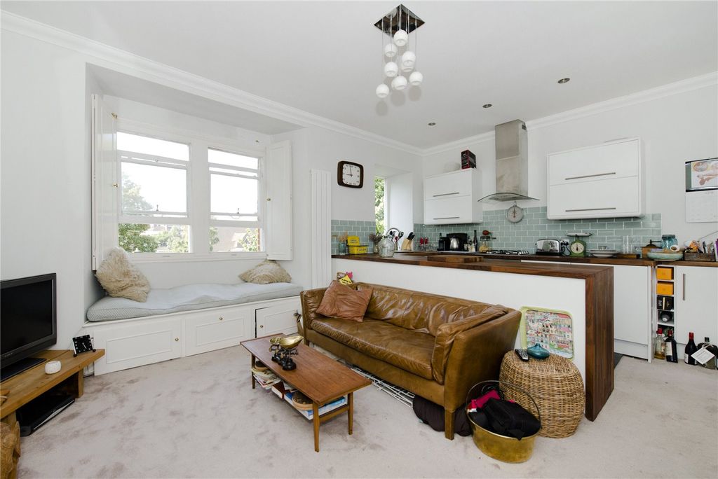 Property photo 1 of 8