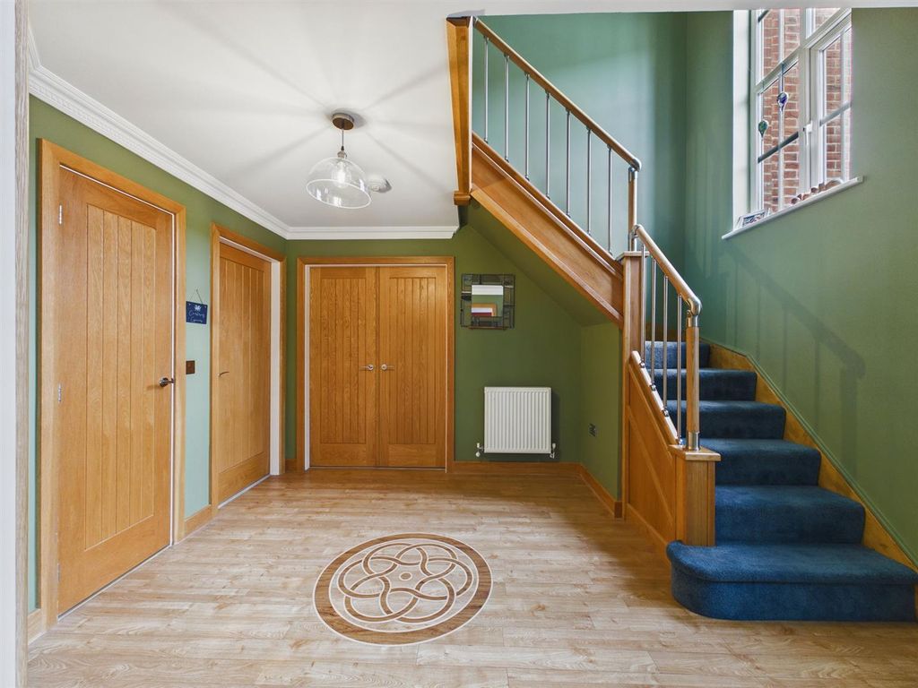 Property photo 2 of 33 Cam04045G0-Pr0064-Still001.Jpg