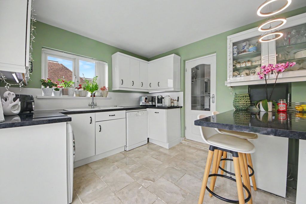 Additional image 2 of 3 bed detached bungalow for saleBursledon Road, Sholing SO19