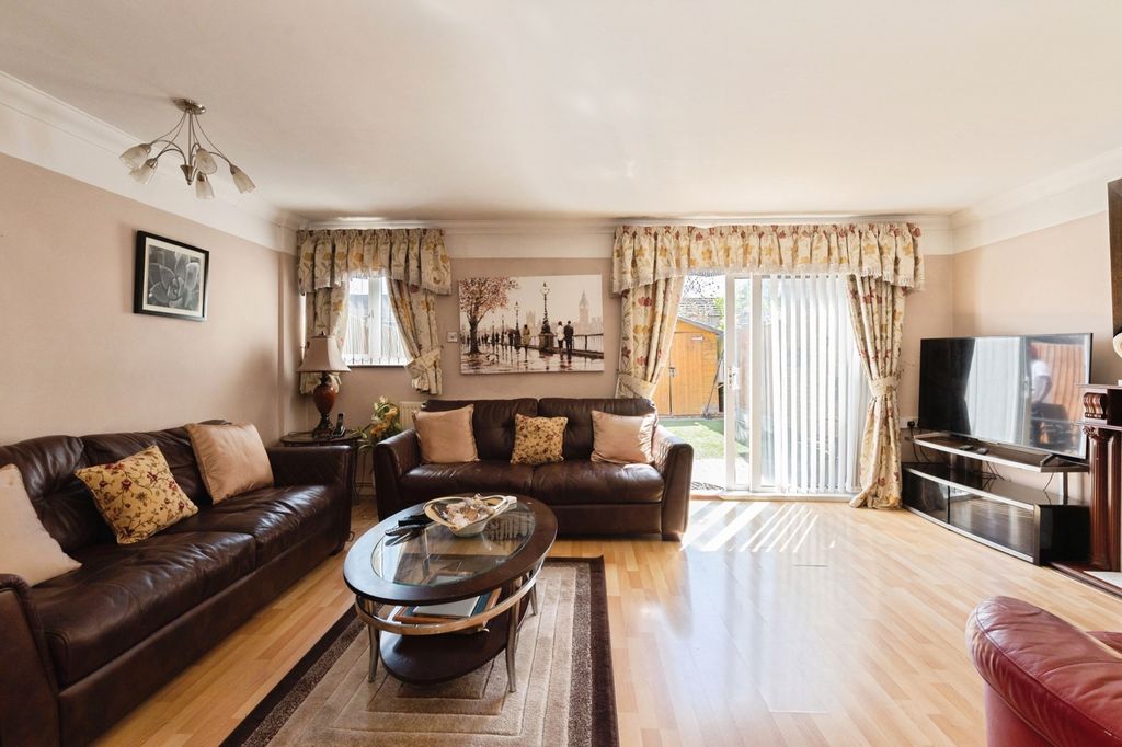 Property photo 3 of 20 Pbox-Img.Jpg