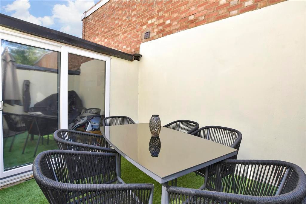 Property photo 2 of 10 Patio / Decking
