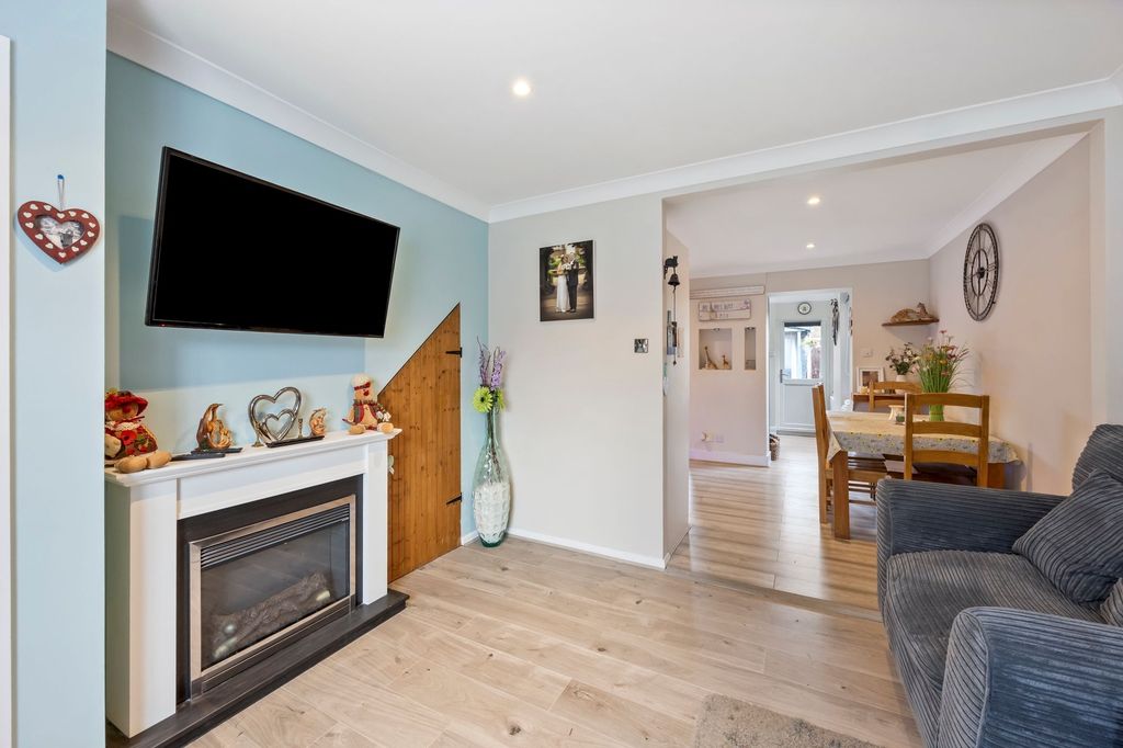 Property photo 3 of 21