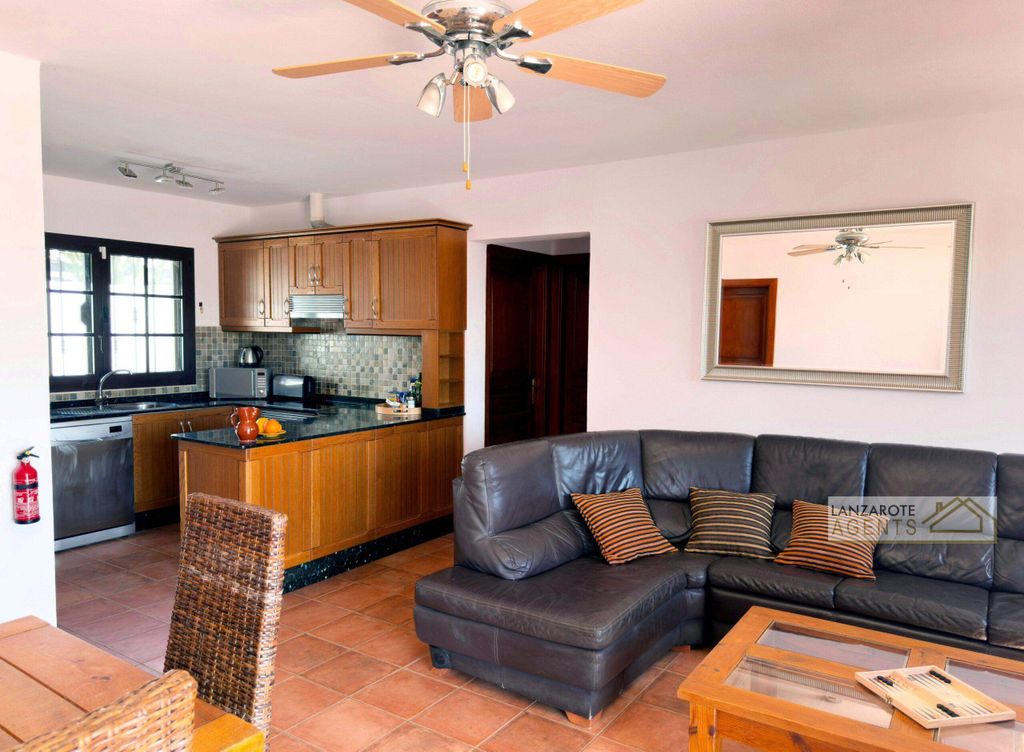 Property photo 2 of 28