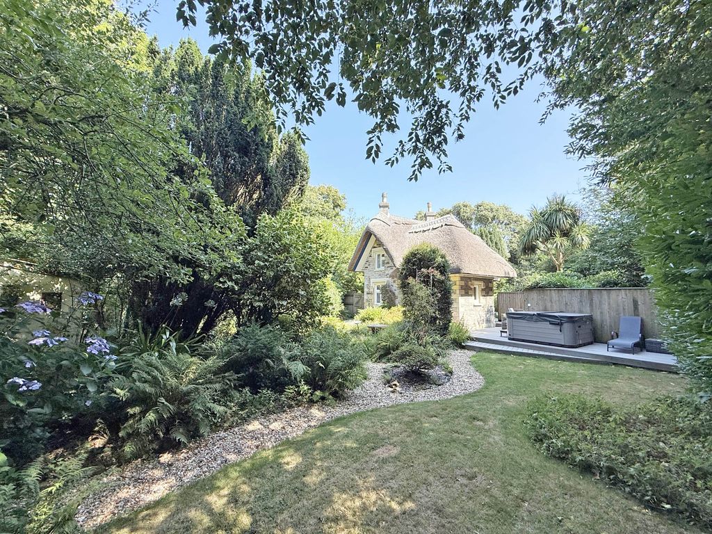 Property photo 2 of 15 Photo 2