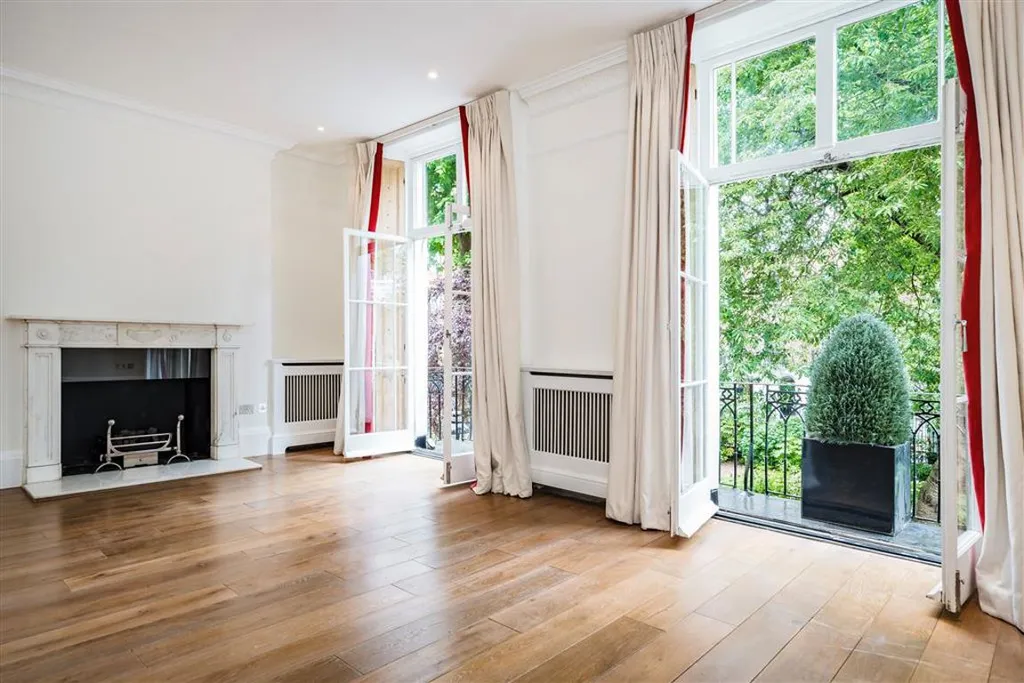 Trevor Square, South Kensington SW7 - View 6