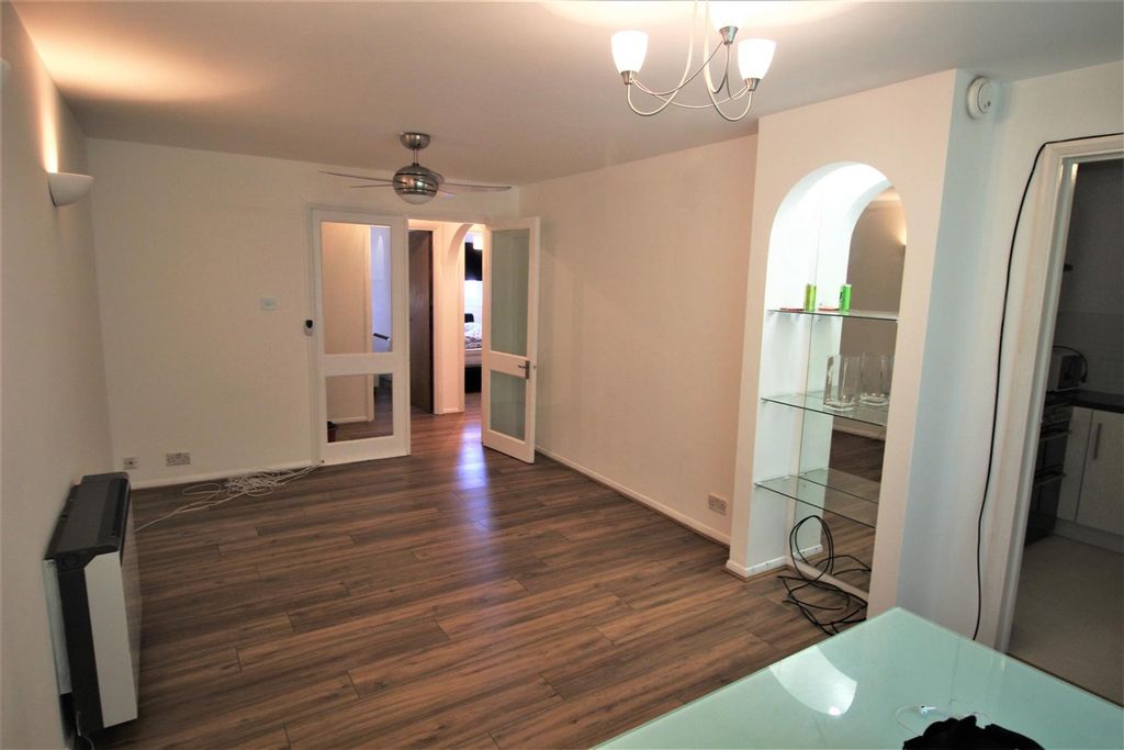 Property photo 2 of 6 5140841
