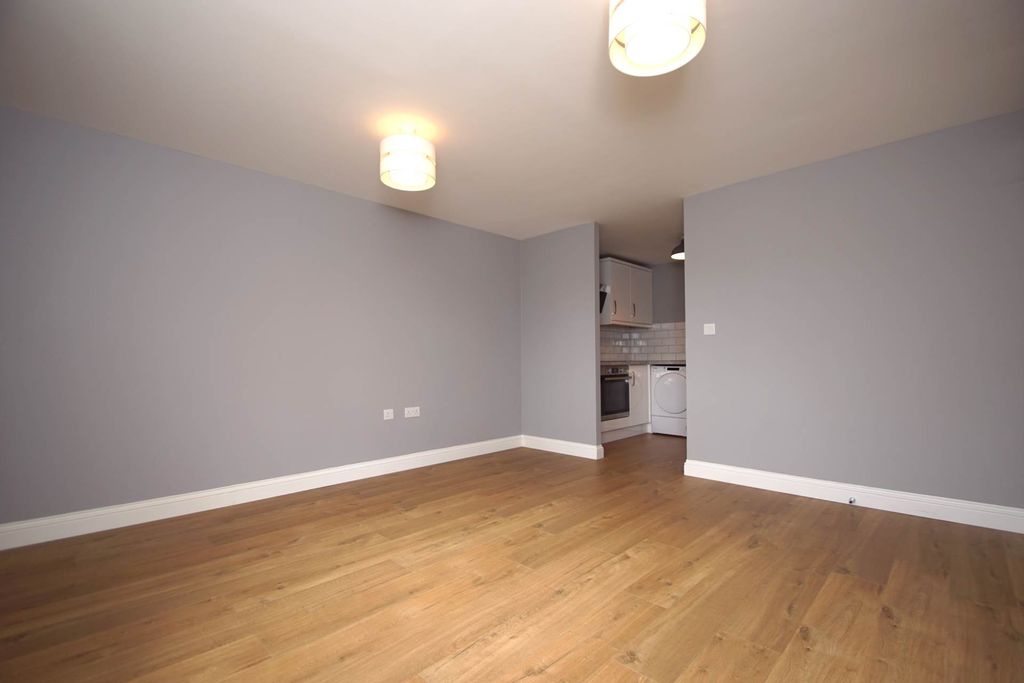 Property photo 3 of 11 Photo