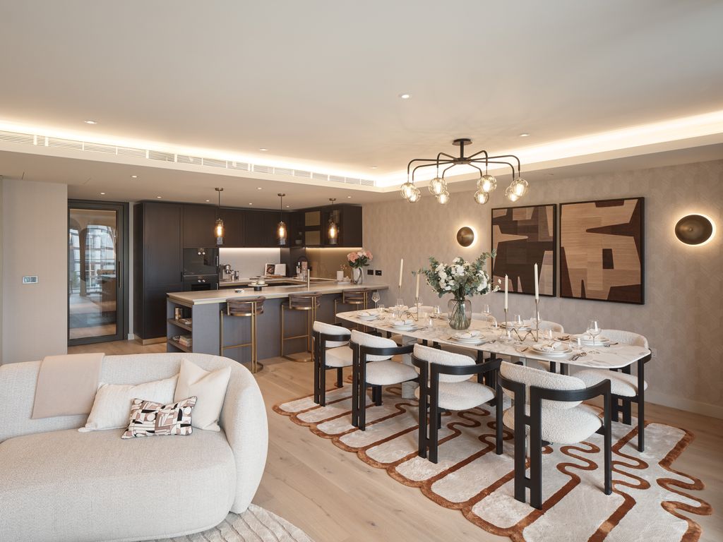 Property photo 3 of 10 Kitchen / Dining