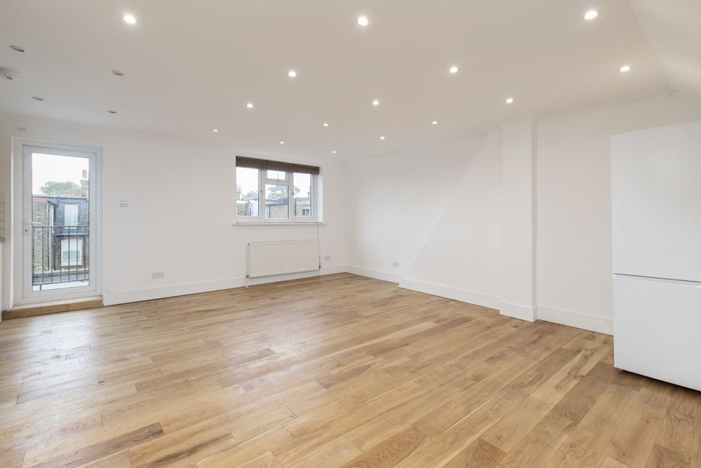 Property photo 2 of 13 Muncaster Road 7B...