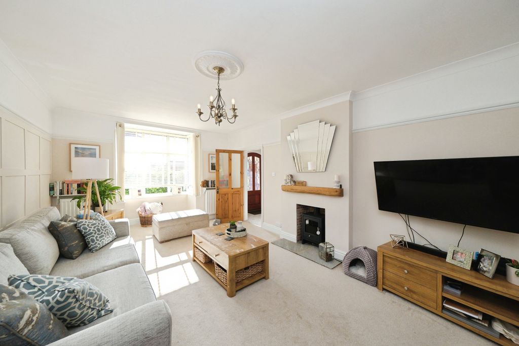 Additional image 5 of 5 bed detached house for saleWyvern Avenue, Nottingham NG10